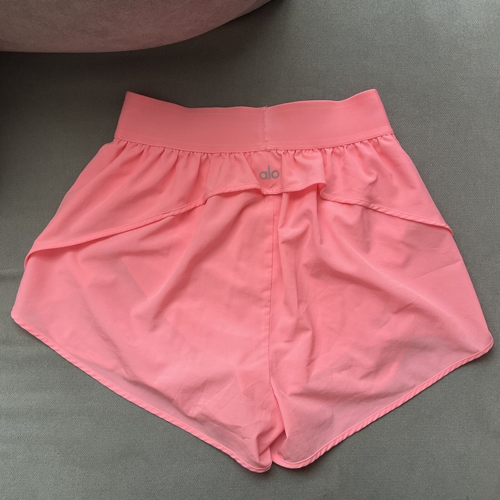 ALO Match Point Short Neon Bubblegum S - Picture 9 of 9